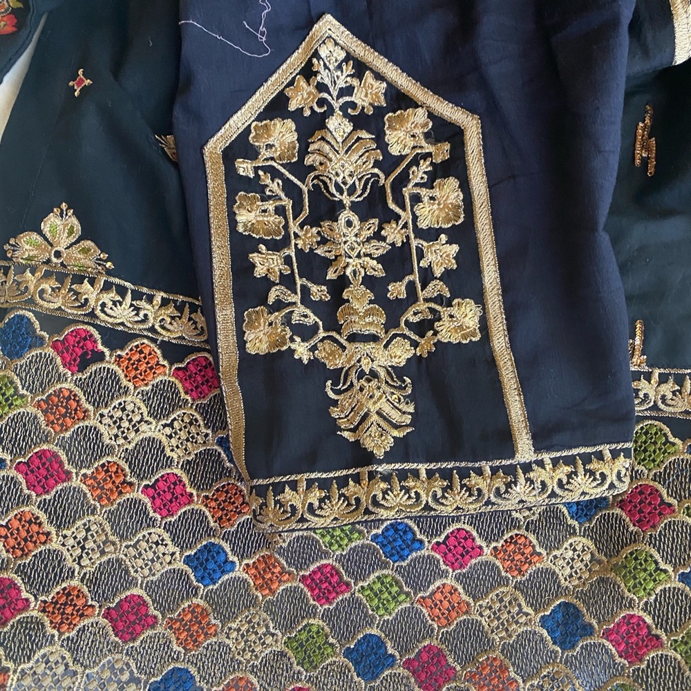 Pakistani 3 picec ladies luxury full embroidery - Picture 6 of 13